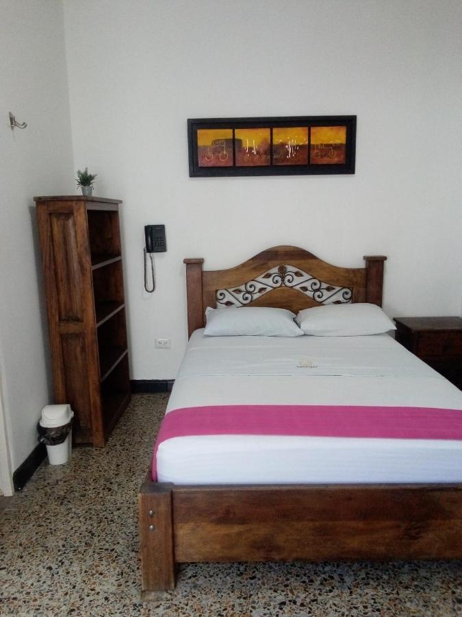 Hotel Maceo ميلغار المظهر الخارجي الصورة