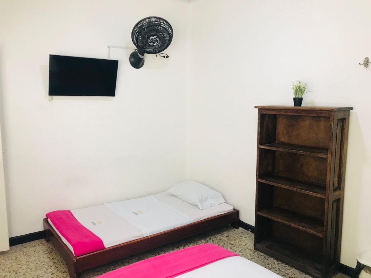 Hotel Maceo ميلغار المظهر الخارجي الصورة