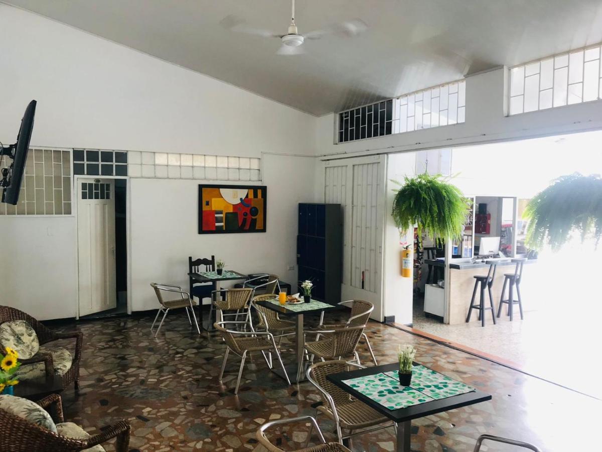 Hotel Maceo ميلغار المظهر الخارجي الصورة