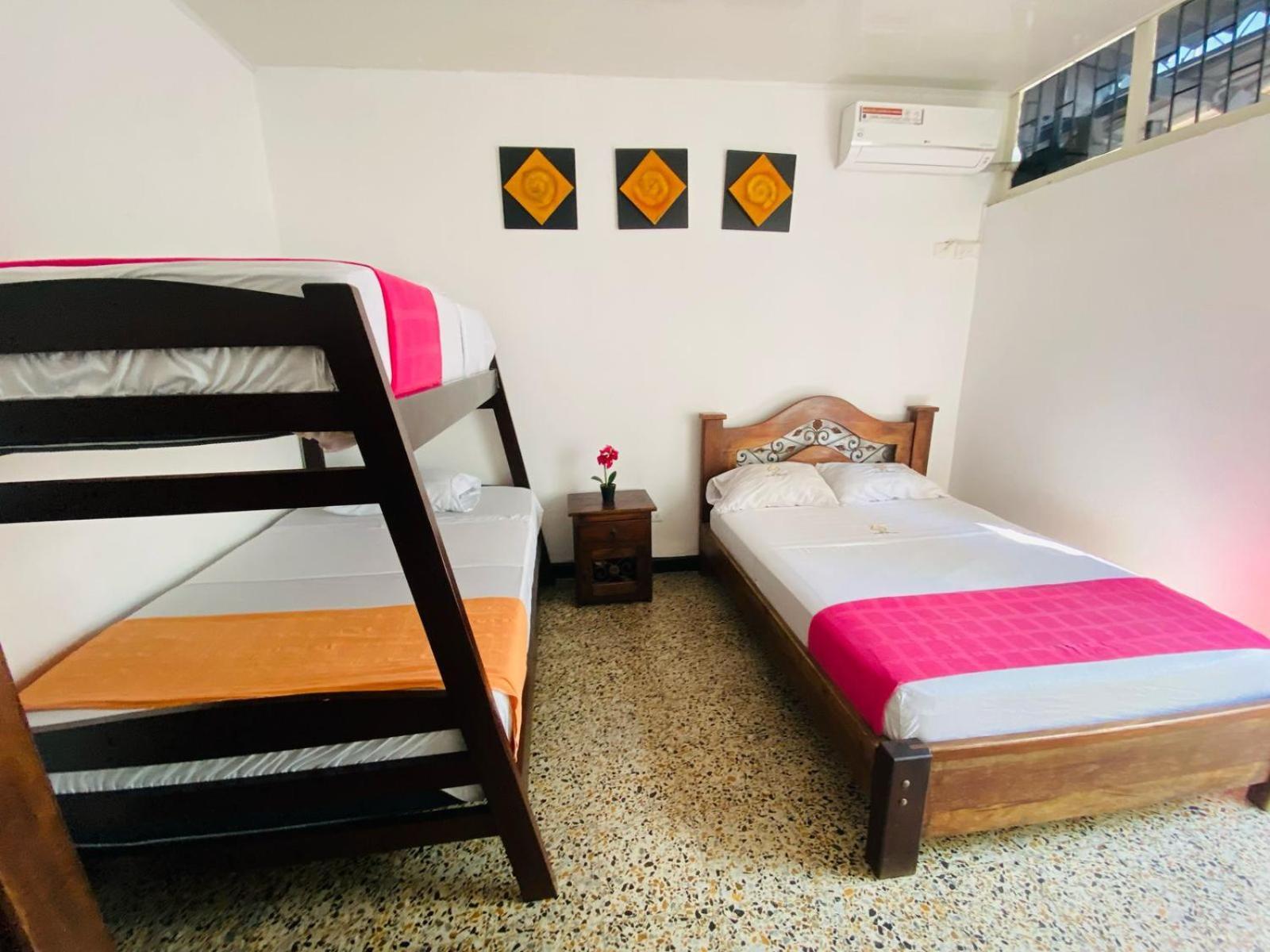 Hotel Maceo ميلغار المظهر الخارجي الصورة