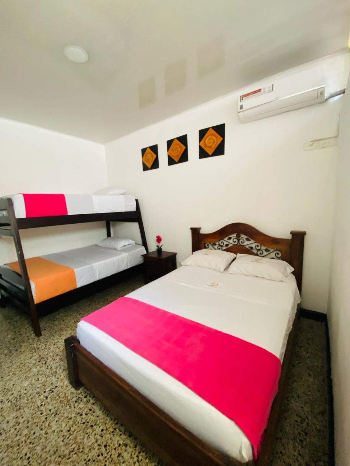 Hotel Maceo ميلغار المظهر الخارجي الصورة