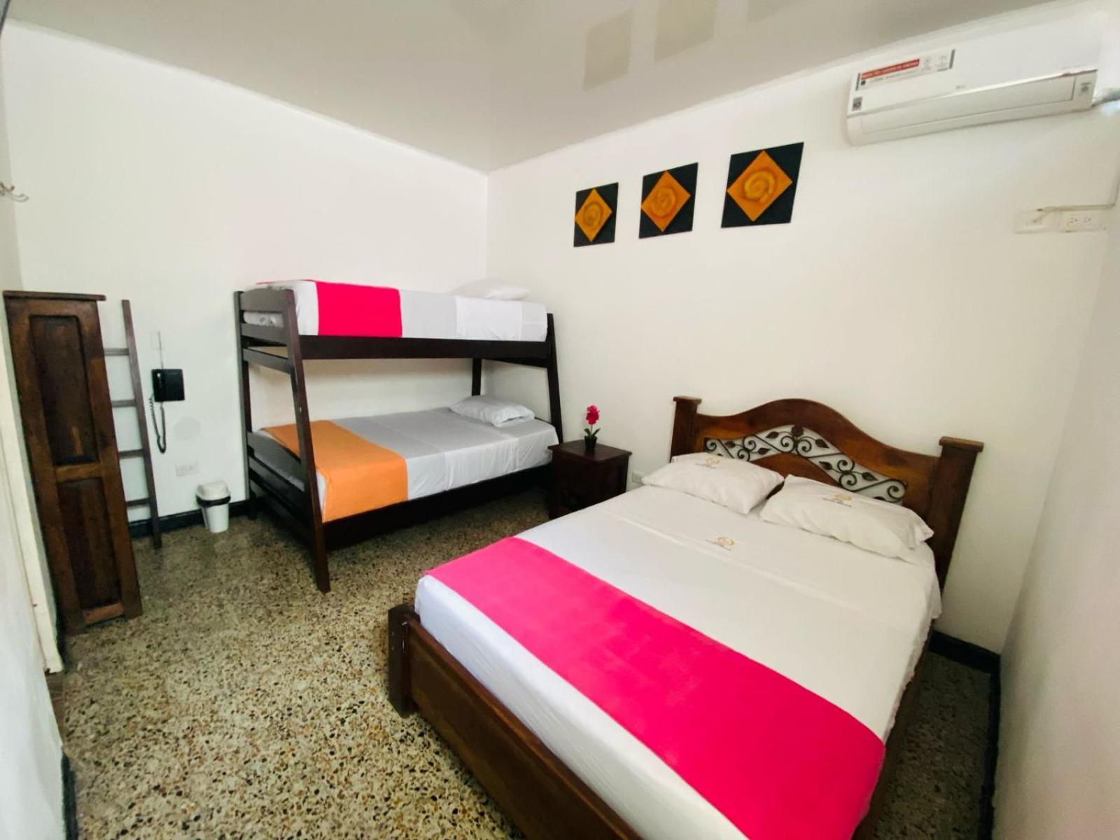Hotel Maceo ميلغار المظهر الخارجي الصورة